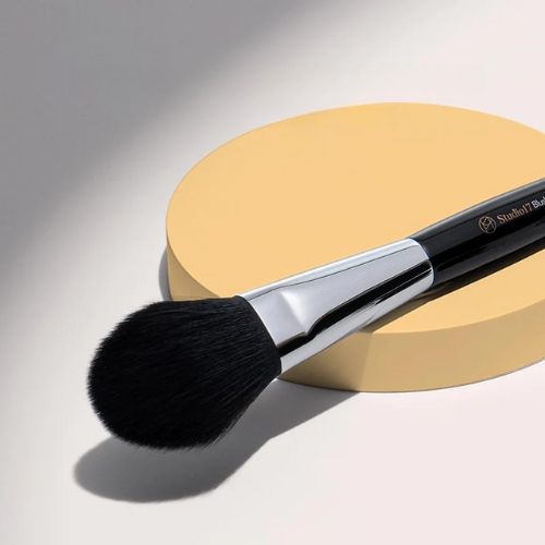 Studio17 Blush Brush 833