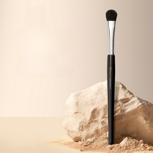 Studio17 Base Eyeshadow Brush 711